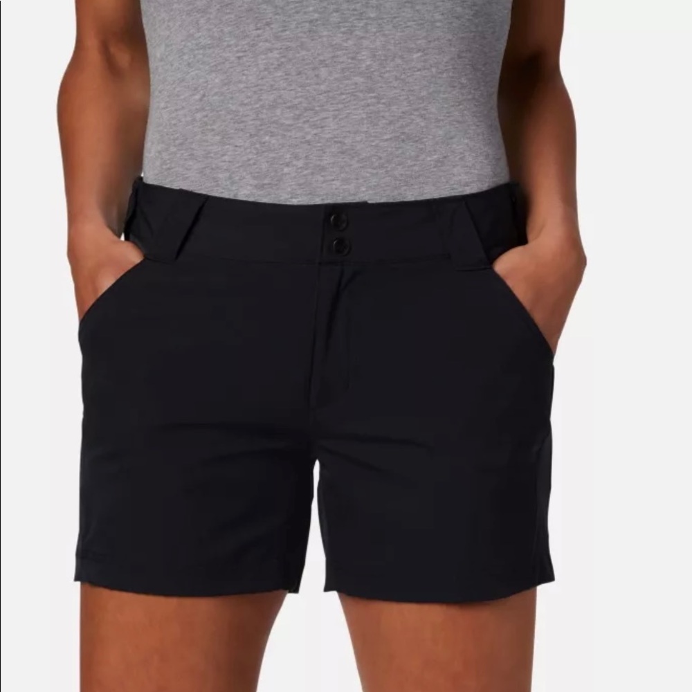 ⭐️BNWT Women's Coral Point™ III Shorts⭐️